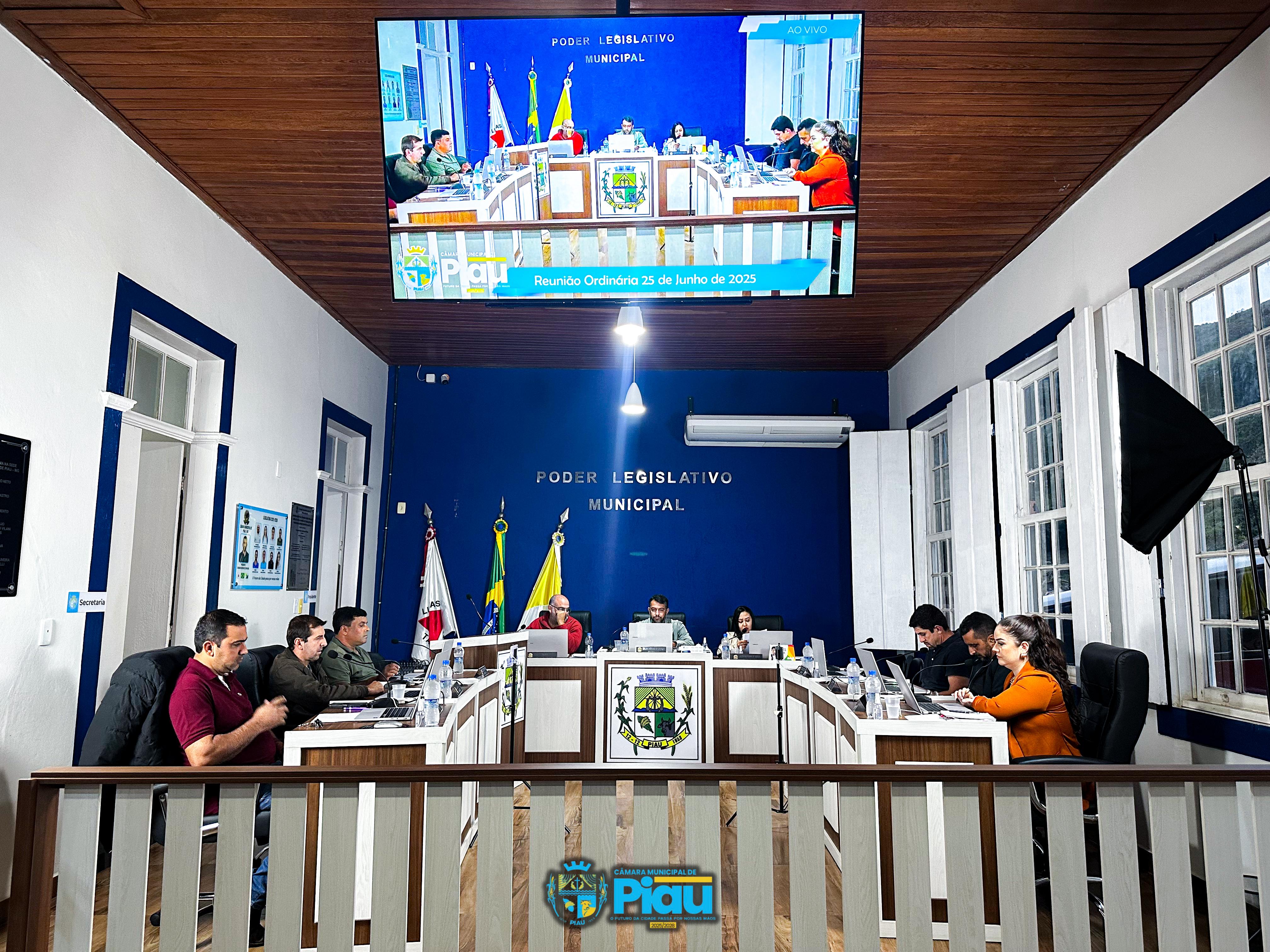 Algumas fotos da Décima Oitava Reunião Ordinária da Câmara Municipal de Piau!