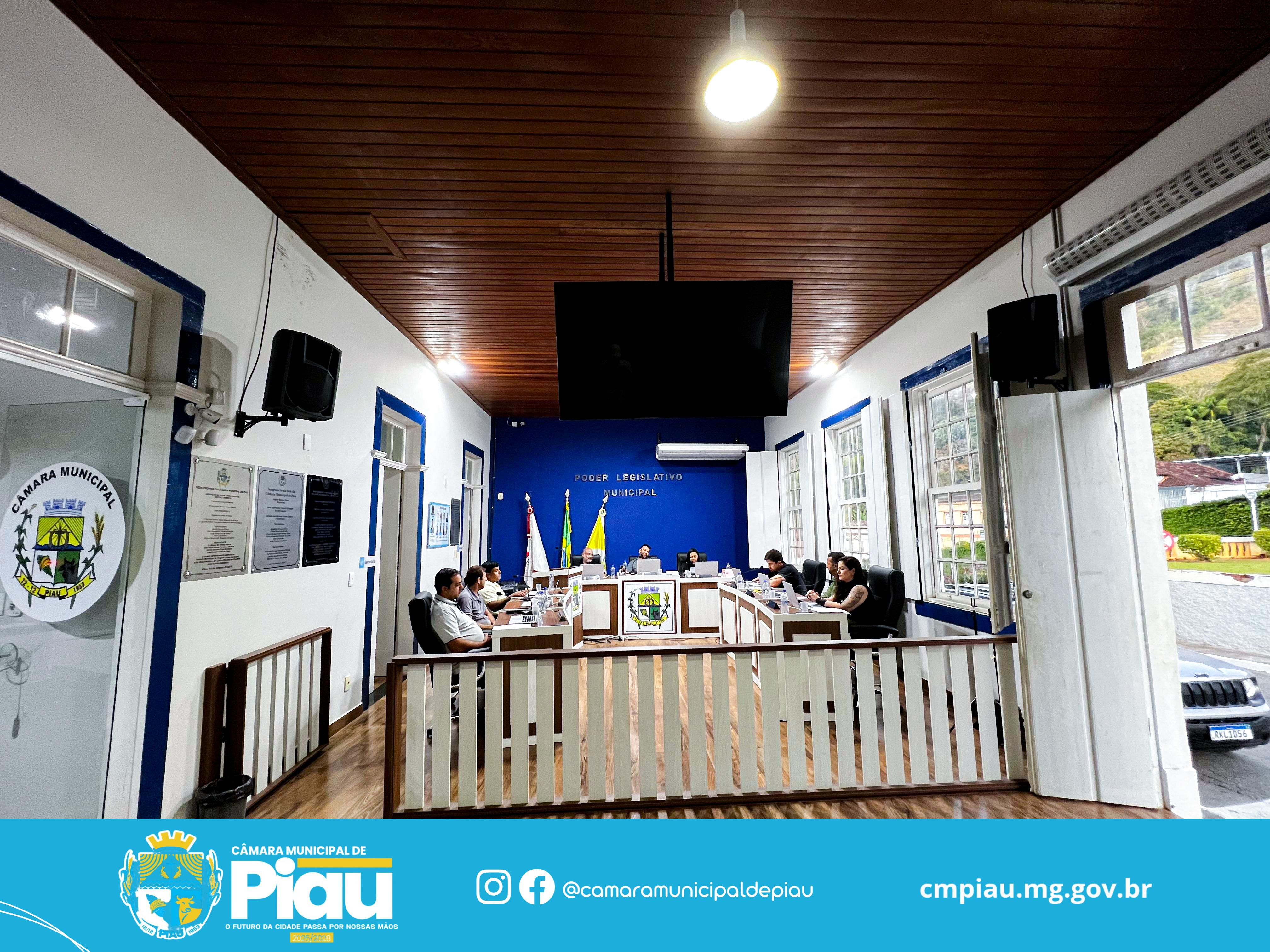 Algumas fotos da Reunião Extraordinária da Câmara Municipal de Piau!